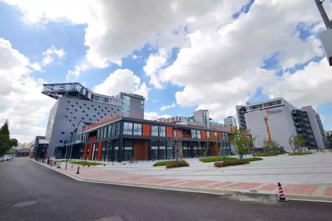 中国船舶工业集团有限公司领导调研宝山新业坊源创