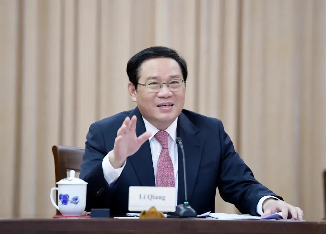 李强与这家知名外企负责人视频连线，欢迎把更多新项目、新技术、新产品放到上海、落到临港！
