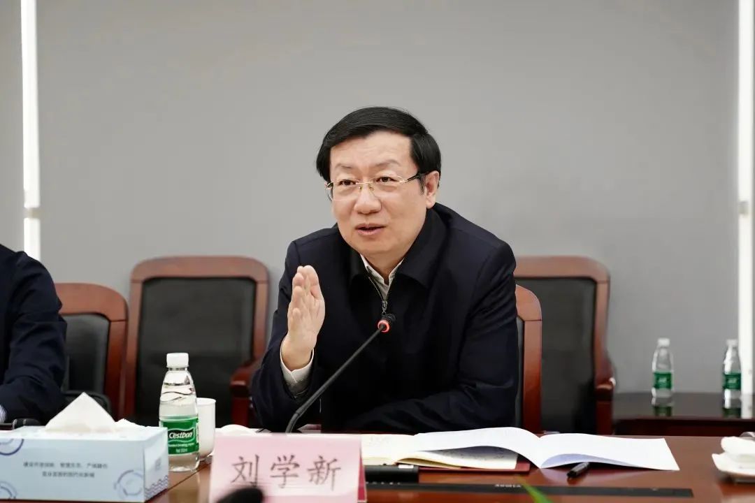 营造风清气正的良好政治生态,刘学新深入临港新片区调研