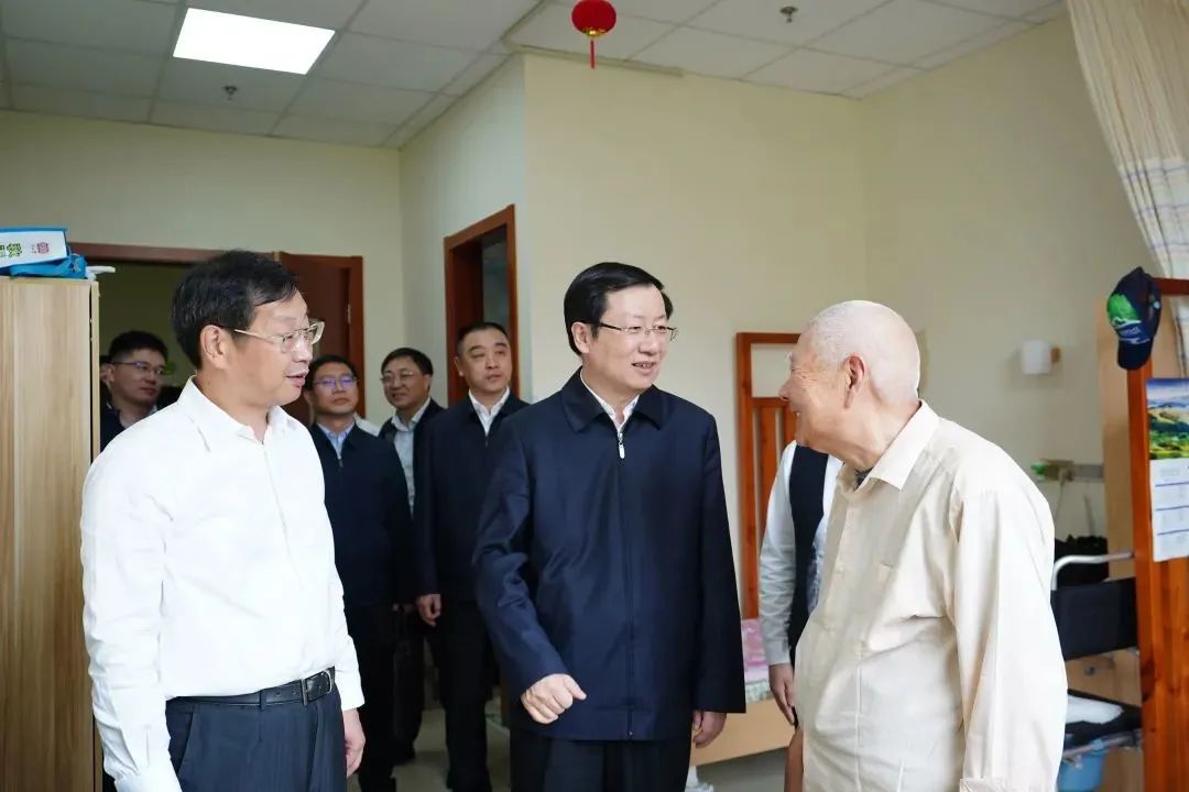 营造风清气正的良好政治生态,刘学新深入临港新片区调研