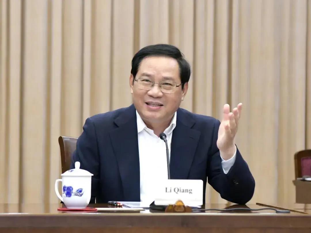 临港集团党委书记,董事长刘家平参加会见.