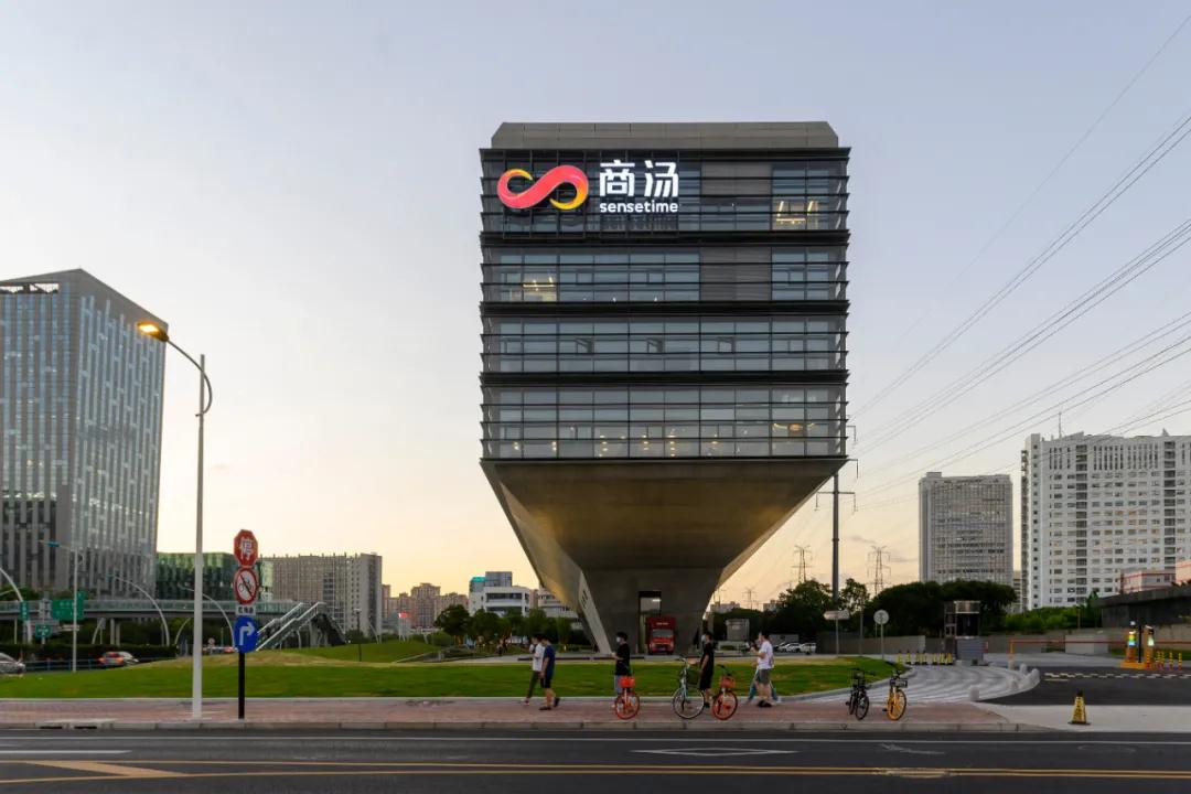 李强走访漕河泾这家高科技创新企业希望其努力打造成为强大的创新主体